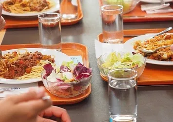 Uzmanlardan "Mukbang" uyarısı! Yeme bozukluğu olan kişiler...