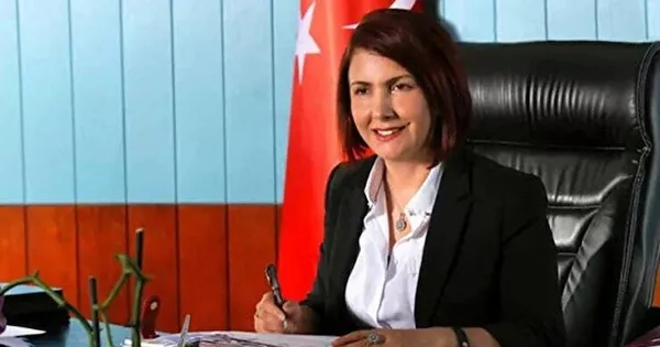 aralarinda-avcilar-eski-belediye-baskani-handan-toprak-benlinin-de-bulundugu-11-kisi-tutuklandi-1649098545963.jpg Aralarında Avcılar eski belediye başkanı Handan Toprak Benli'nin de bulunduğu 11 kişi tutuklandı - 1