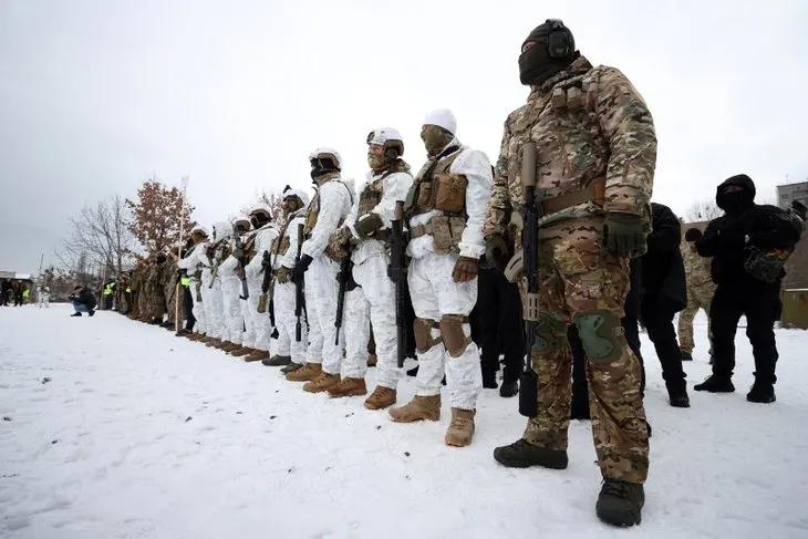 Rus istihbaratından dikkat çeken Ukrayna açıklaması: Savaşa hazırlanıyorlar