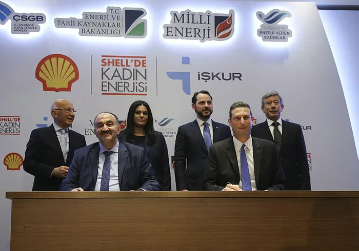 Enerji Bakanı Berat Albayrak: Kadın istihdamında hedef yüzde 40'ların üzeri - 2