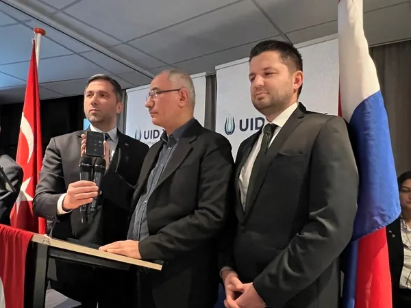 Başkan Erdoğan Hollanda’daki Türklere telefonla hitap etti: 14 Mayıs’ta dünyaya çok önemli mesajlar vereceksiniz