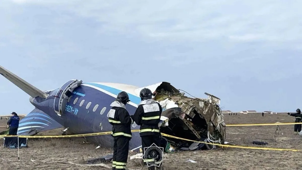 Kazakistan'da düşürülen Azerbaycan uçağının kara kutuları Brezilya'ya gönderilecek