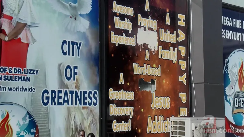 Esenyurt'ta polise parti ihbarı geldi! Nijeryalıların derneği çıktı 11