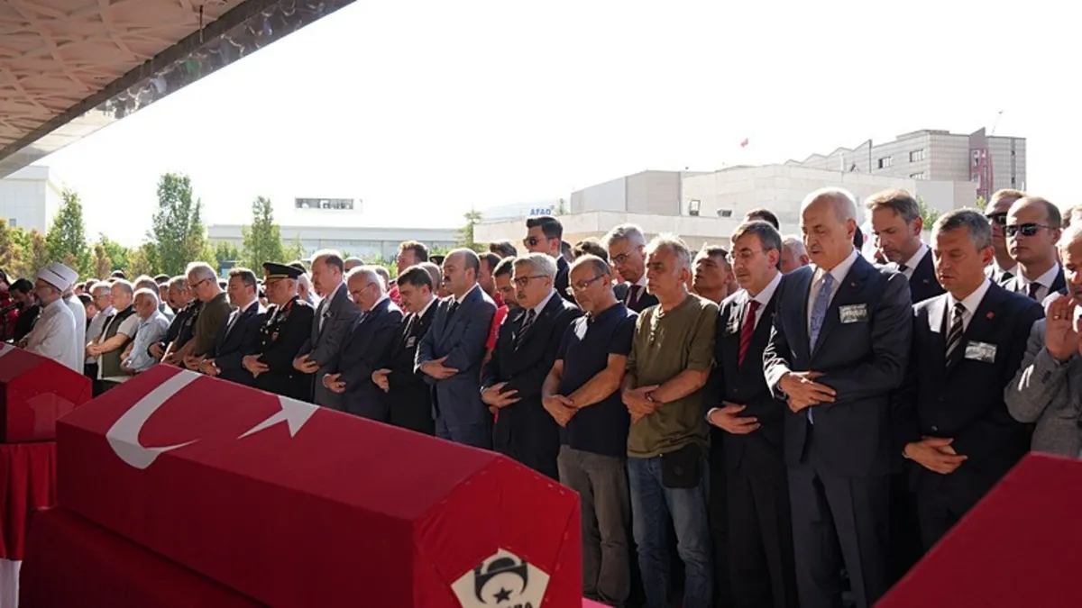 Orman yangını şehitlerine veda! 5 Yeşil Vatan kahramanı son yolculuğuna uğurlandı