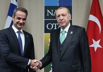 Başkan Erdoğan ile Miçotakis arasında kritik zirve! Yunanistan Dışişleri Bakanı Yerapetritis’ten dikkat çeken Türkiye mesajı