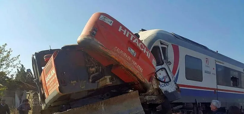 İzmir’de feci tren kazası: 5 yaralı