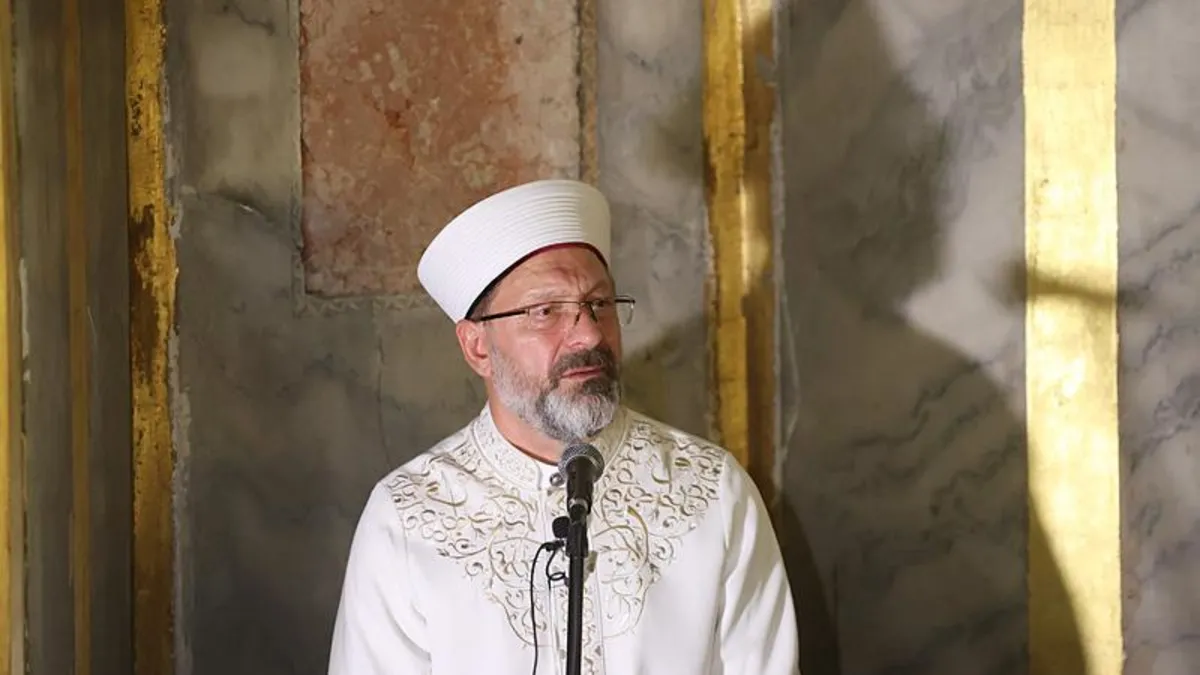 Camilerde "şehitler ve mazlumlar" için dua edildi