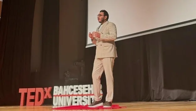 oktay-comaktan-teknoloji-itirafi-karsisinda-insan-kalmak-bir-sorumluluk-1746539644586.jpeg Oktay Çomak’tan ‘Teknoloji’ itirafı: Karşısında insan kalmak bir sorumluluk - 1