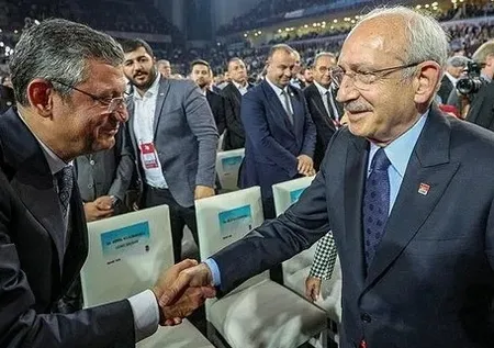 Bay Kemal dümeni bırakmamak için FETÖ taktikleri deniyor! CHP İstanbul İl Başkanı Özgür Çelik adına sahte mesajlar atıldı