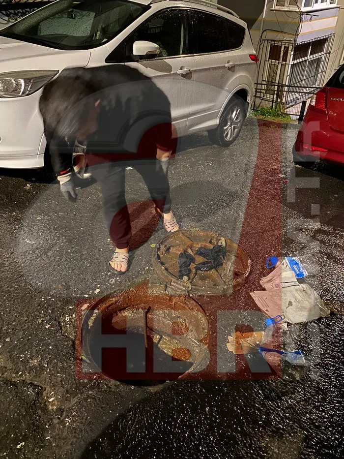 İstanbullu rögarını kendisi temizledi! Gece yarısı sokakta isyan: Neredesin İSKİ?