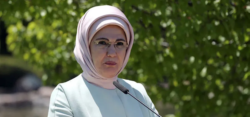 Emine Erdoğan'dan dünya şampiyonu olan Buse Naz Çakıroğlu ve Hatice Akbaş'a tebrik