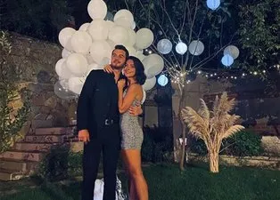 İsmail Ege Şaşmaz'dan sevgilisi Hande Ünal'a evlilik teklifi!