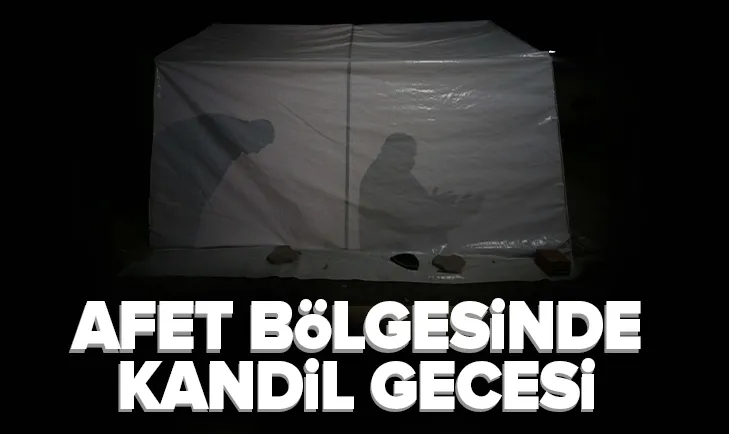 Depremde vefat edenler için eller semaya kalktı
