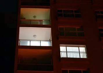 Adana'da defalarca bıçaklanan genç kız ağır yaralandı