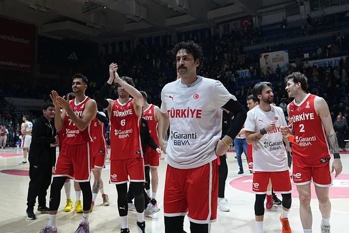 12-dev-adam-sirbistani-devirdi-a-millilerimiz-yoluna-kayipsiz-devam-ediyor-1772225705723.jpeg 12 Dev Adam Sırbistan’ı devirdi! A Millilerimiz yoluna kayıpsız devam ediyor - 4