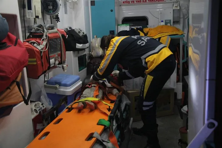26 saat sonra gelen mucize! 2 küçük çocuk enkazdan sağ olarak kurtarıldı