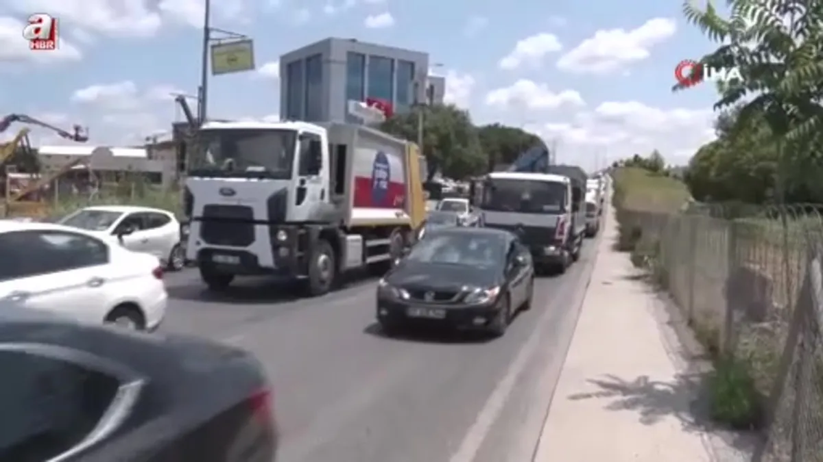 Sancaktepe’de kamyon ve çekici yol kenarına uçtu : 3 yaralı