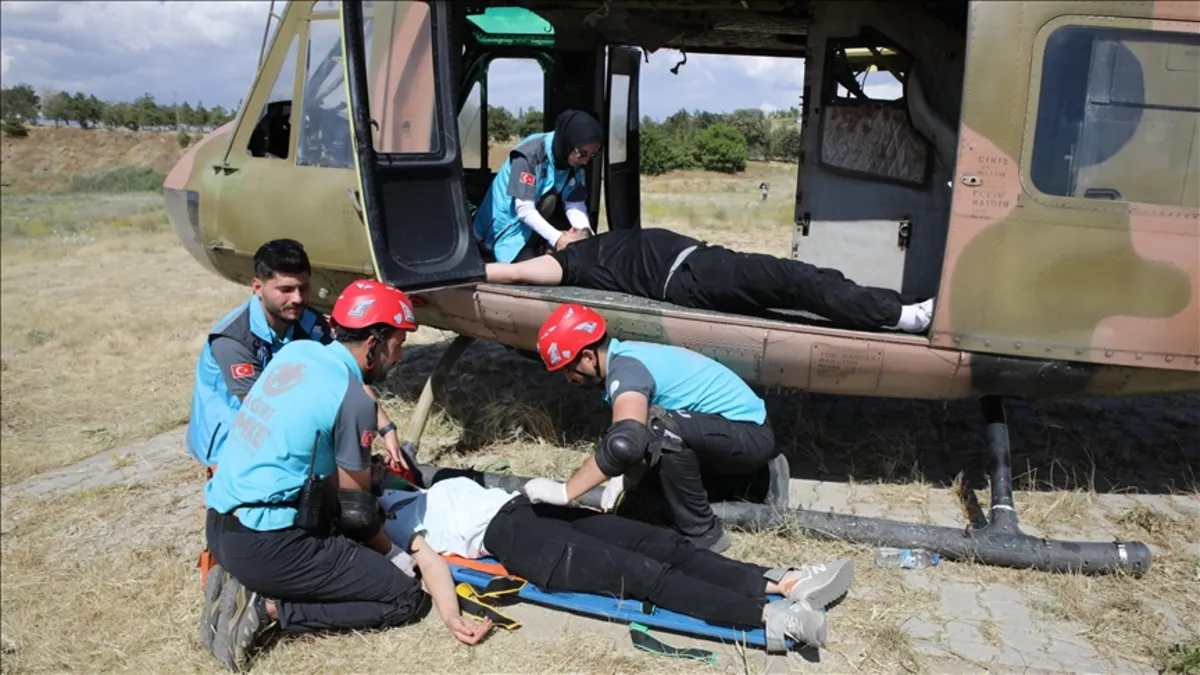 Van'da 125 personelle trafik kazası tatbikatı