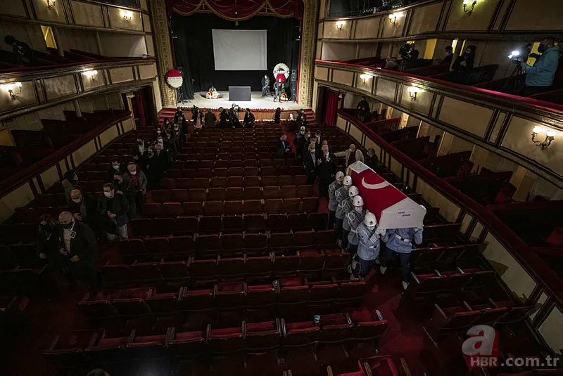 Usta oyuncu Rasim Öztekin’e veda! Gözyaşları içinde uğurlandı 24