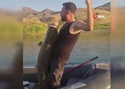Oltaya takıldı! Bir metre 60 santimetre uzunluğunda...