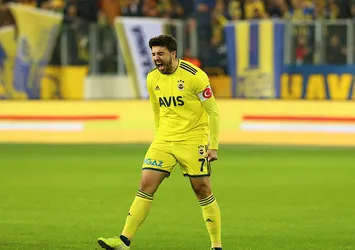 İngilizler derbide Ozan Tufan'ı beğenmedi!