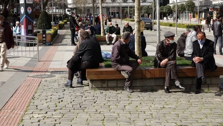 Çok yüksek risk grubundaki Trabzon için cenazelere duayla katılın, taziyeyi telefonda yapın çağrısı