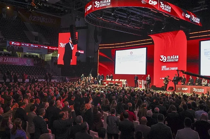 1764480586033.jpeg CHP'de bitmeyen EKOsistem! Kurultayı Silivri'den yönetti