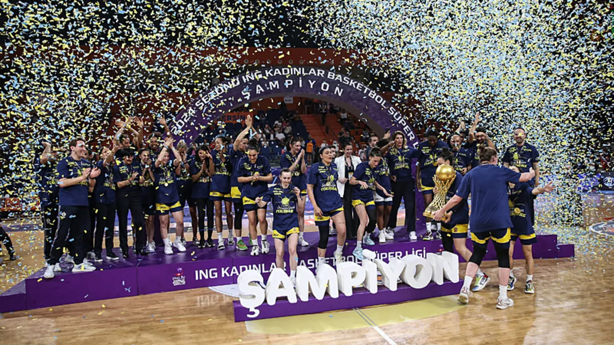 Kadınlar Basketbol Süper Ligi'nde şampiyon Fenerbahçe!