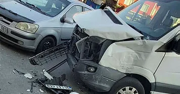 İstanbul’da korkunç kaza! Minibüs sürücüsü direksiyon başında fenalaştı - 3