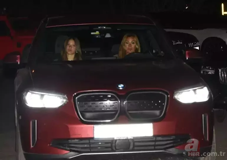 Pınar Altuğ elektrikli otomobile geçti! Yeni aracının fiyatı dudak uçuklattı 7