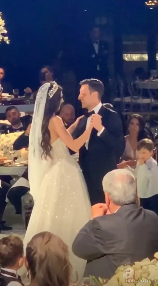 Başkan Erdoğan Mesut Özil ile Amine Gülşe’nin nikah şahidi oldu | Düğünden dikkat çeken kareler
