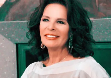 Hülya Koçyiğit'ten mektup var