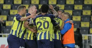 Sarı Kanarya fırsat tepmedi