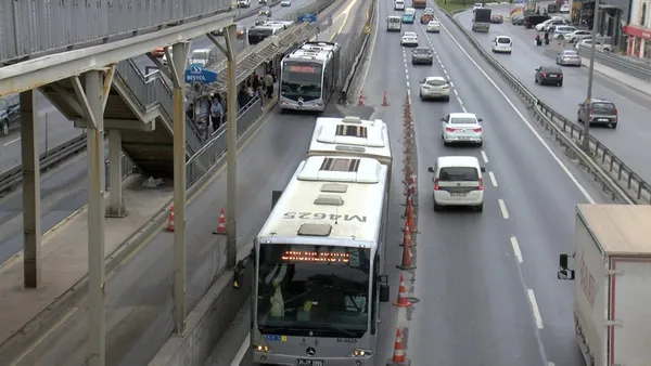 İBB yolun ortasına direk indirdi! İstanbullunun hali perişan: Bunu yapan mühendis kör mü? - 4