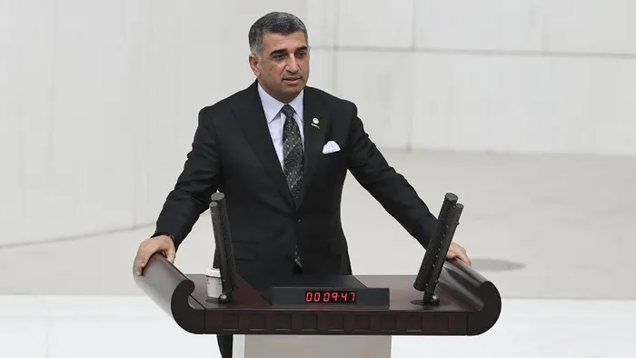 CHP’li Gürsel Erol’dan TOKİ konutlarına övgü dolu sözler! Bir başarı hikayesi