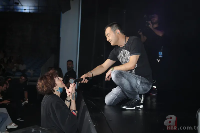 Ünlü şarkıcı Serdar Ortaç’tan bomba aşk itirafı! Gözde oyuncuya kalbini kaptırmış: Onun için şarkı bile yazdım 16