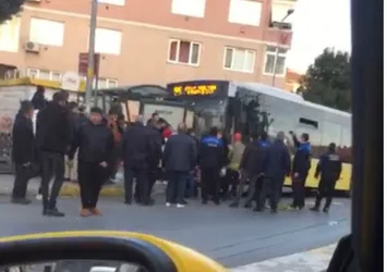 Otobüs durağına dalan İETT şoförü adli kontrolle serbest kaldı