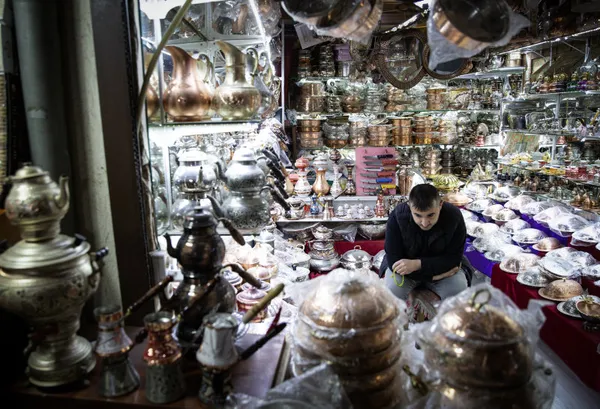 1681891564585.jpg Asrın felaketinde kısmen hasar görmüştü! Tarihi Maraş Çarşısı’nda bayram yoğunluğu - 1