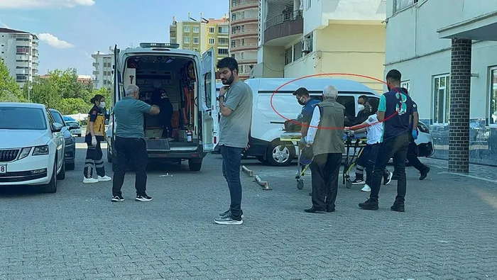 1719925922287.jpeg Kötü koku ihbarı sonucu bulundu! Eve giren ekipler baygınlık geçirdi - 2
