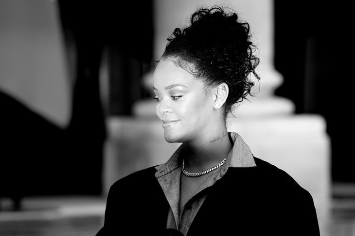 Ünlü şarkıcı Rihanna, Elysee Sarayı’nda