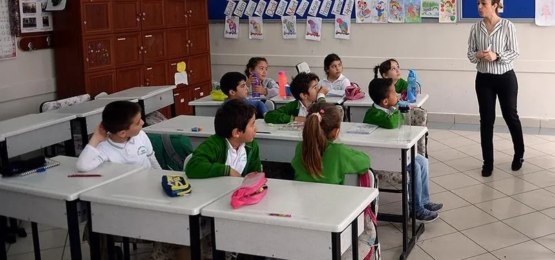 Okulun ilk günü sivil/serbest gidilir mi? 11 Eylül 2023 okula öğrenciler kıyafetle mi, ünaformayla mi gidecek?