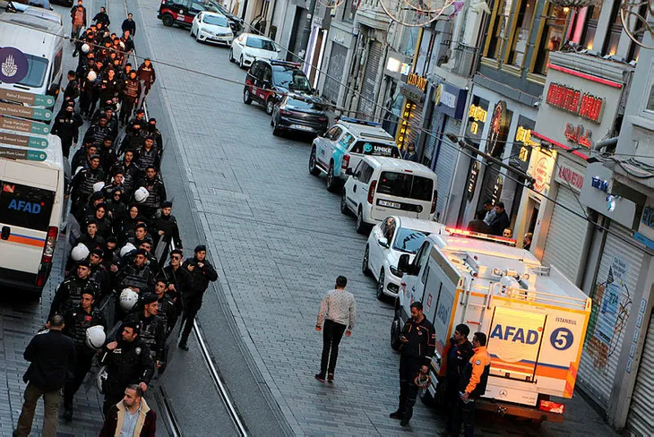 Beyoğlu'ndaki patlama sonrası olay yerinden görüntüler!