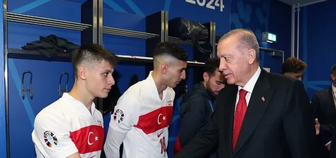 Başkan Erdoğan’dan Bizim Çocuklar’a teşekkür ziyareti! Hollanda maçı sonrası soyunma odasına indi