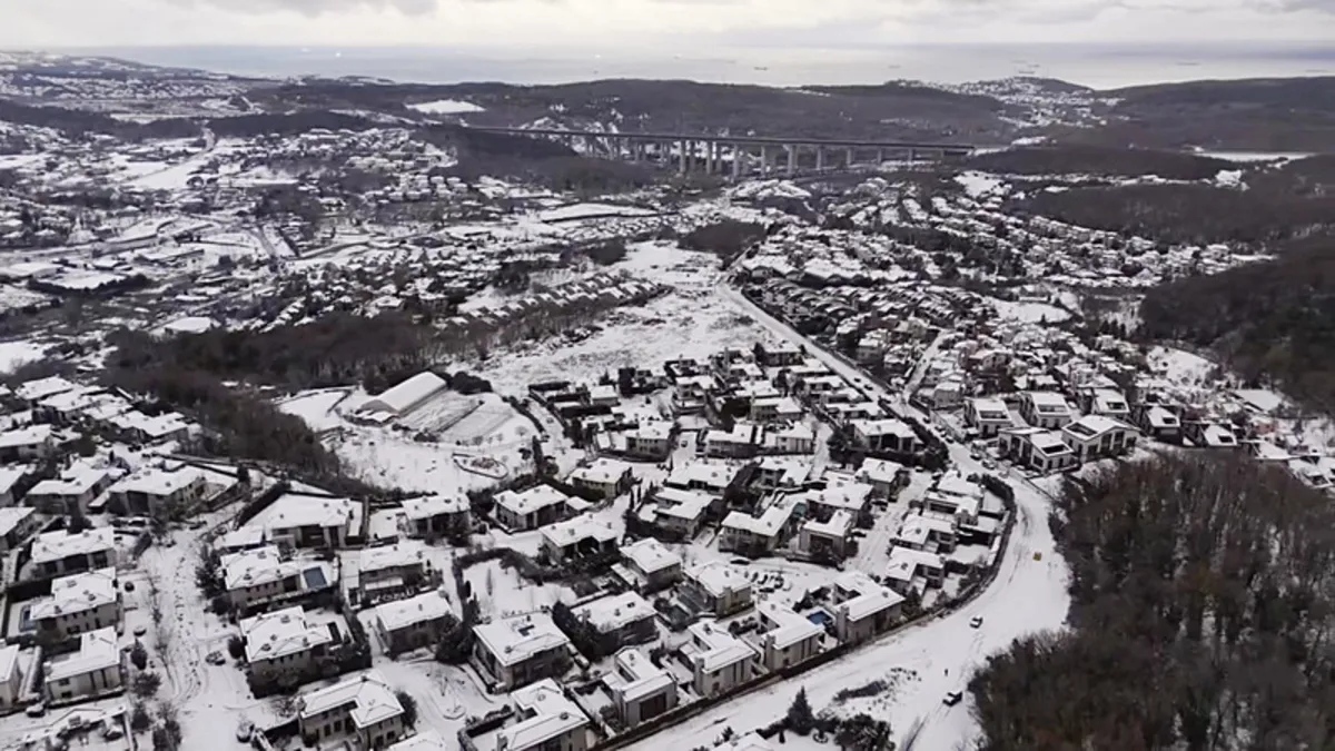 Sarıyer'in yüksek kesimleri karla kaplandı