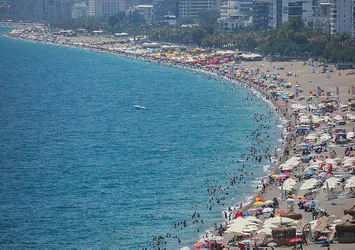 Turizmde yüzler gülüyor! Bakan Ersoy'dan flaş açıklama: Yıl sonu hedef 60 milyar dolar