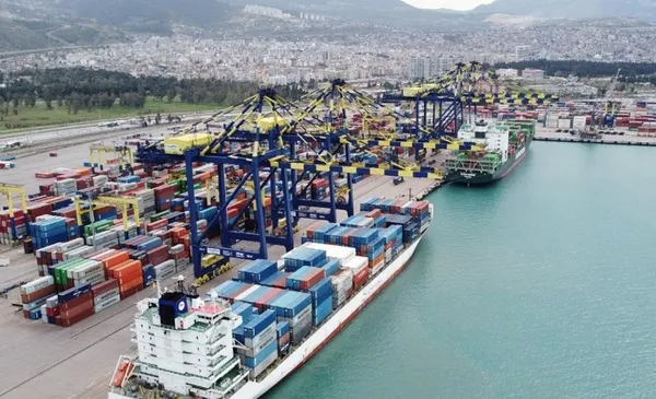 iskenderun-limani-nerede-hangi-ilde-iskenderun-limani-yangin-sonduruldu-mu-son-durum-ne-1675758711452.jpg İskenderun Limanı YANGIN SON DAKİKA | İskenderun Limanı'nda çıkan yangın söndürüldü mü, 8 ŞUBAT son durum ne? - 4