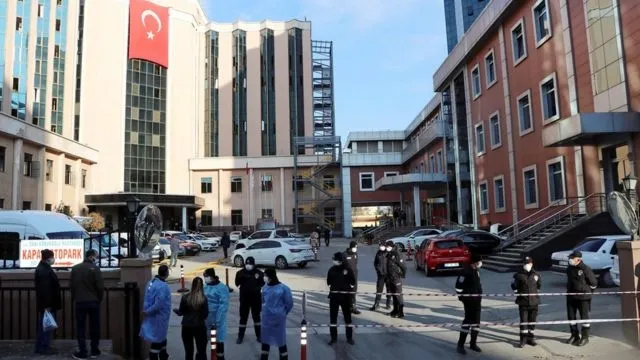 Gaziantep'teki hastanede çıkan yangında hayatını kaybedenlerin sayısı 12'ye yükseldi - 1