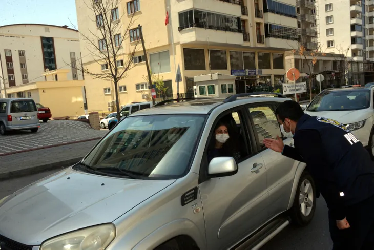 kahramanmarasta-sosyal-mesafe-denetimi-bir-gunle-392-lira-cezadan-kurtuldu-1586345460255.jpg Kahramanmaraş'ta 'sosyal mesafe' denetimi! Bir günle 392 lira cezadan kurtuldu - 1