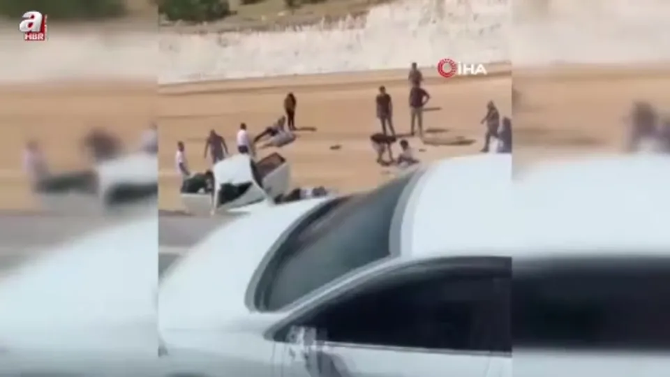 Mardin’de otomobil şarampole yuvarlandı