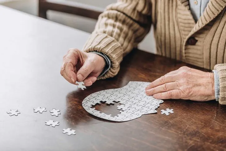 Hafızayı zehir gibi yapıyor! Alzheimer’dan koruyan gıda: Günde 1 porsiyon...
